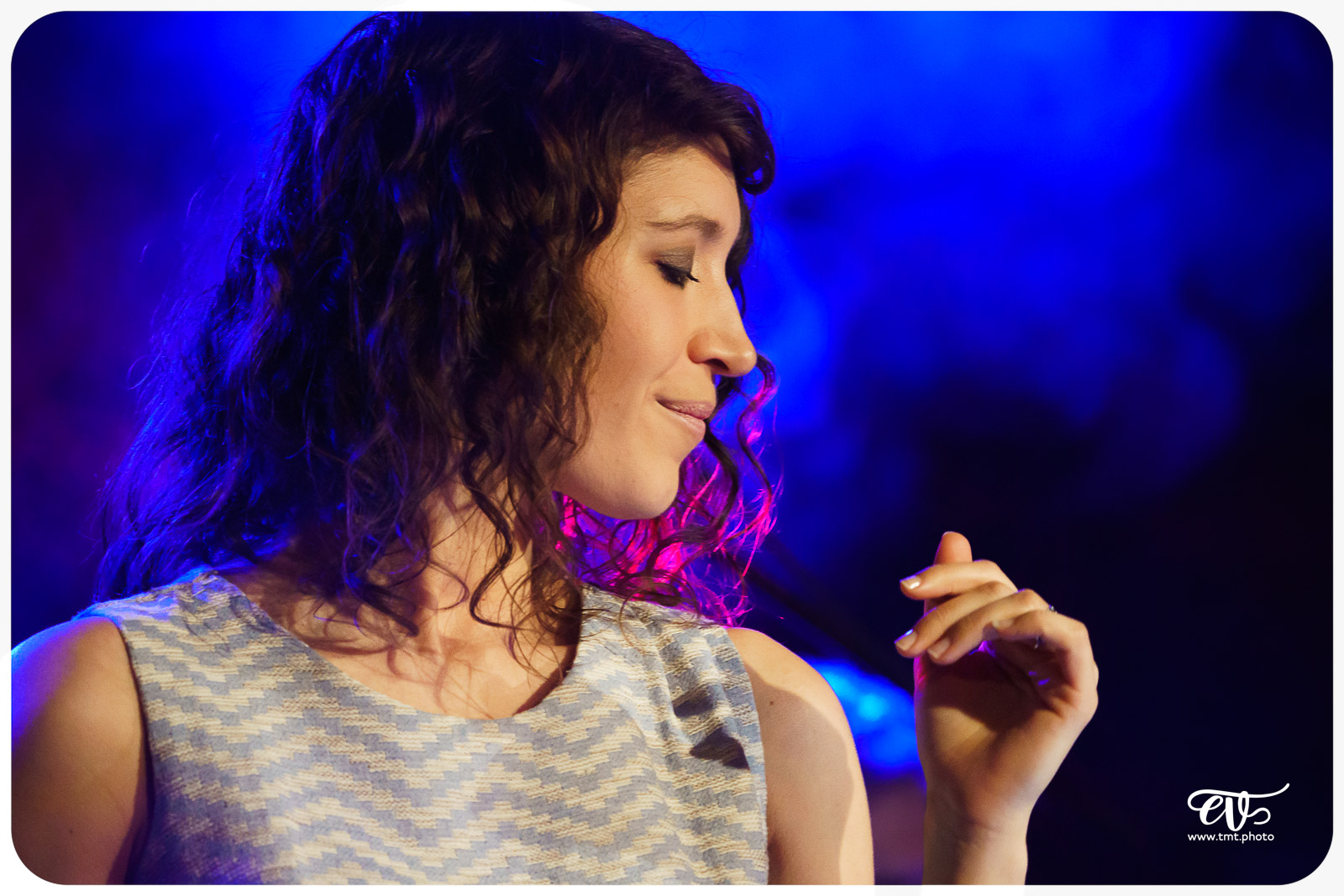 SERGE, ELEGANCE ACOUSTIQUE